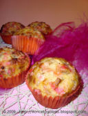 Muffins ai chips di banana e zuccherini rosa