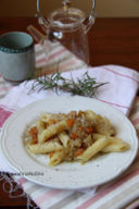 Pasta col sugo di cipolle