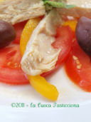 Insalata di lampuga e verdure per una giornata grigia