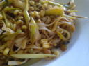 Sesta ricetta detox: germogli di soia con spaghetti di riso e zucchine