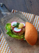 Hamburger di lenticchie, ceci e feta
