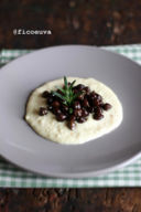 Ceci neri su crema di baccalà