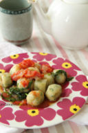Gnocchi di ricotta e rucola  con sughetto di pomodorini e rucola
