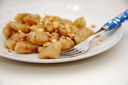 Gnocchi di Topinambur in salsa leggera di bagna caoda e nocciole