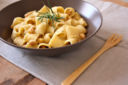 Mezze maniche alla crema di ceci e rosmarino