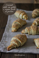 Croissant salati con patate e sesamo farciti al pecorino