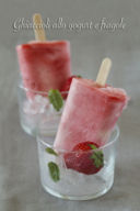 Ghiaccioli allo yogurt e fragole