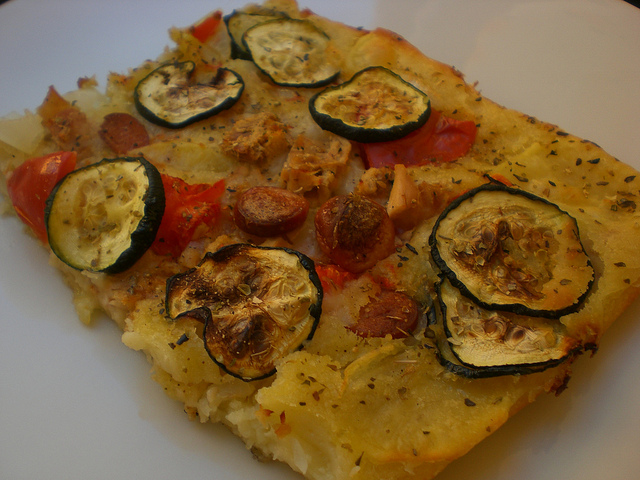 Schiacciatina di parmigiano pizzata