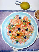 Insalata di gamberetti con avocado e mirtilli