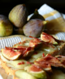 Crostoni di fichi e pecorino toscano