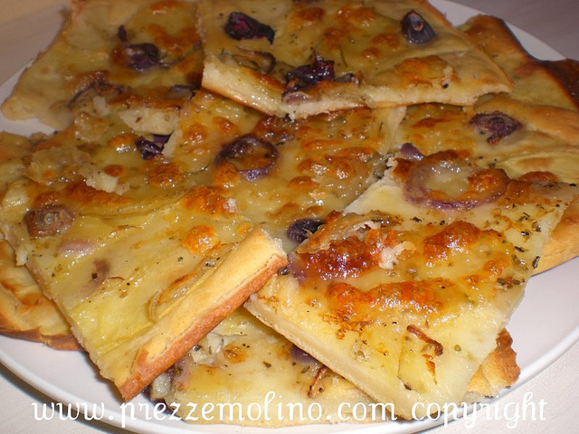 Schicciatine di patate e mozzarella
