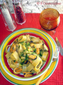 Calamarata con cozze e zucchine allo zafferano
