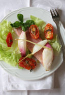 Insalata con prosciutto cotto, pomodori confit e cipollotti