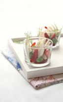 Insalata di fave, finocchi e fragole con fior di sale limone e lavanda
