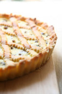 Hello stranger!!…and back to the basics: crostata alla ricotta e gocce di cioccolata