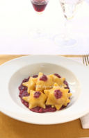 Stelline di mais con salsa di radicchio