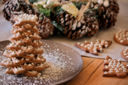 Albero di Natale e biscotti decorati