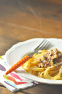 Linguine con radicchio tardivo, acciughe e arancia: omaggio alla Sicilia