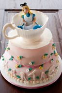 Alice in Wonderland Cake...un Contest...ed Auguri!!!:-D