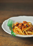 Spaghetti ai polipetti con passata di pomodori Pizzutello