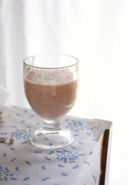 Smoothie di fichi (fioroni) neri, prugne gialle e cardamomo bianco