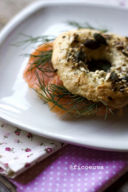 Bagel con salmone e aneto