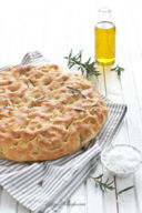 Focaccia con fleur de sel e rosmarino