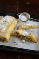 Strudel di pere e nocciole _ Pear and hazelnut strudel