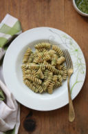 Fusilli integrali con pesto di lattuga