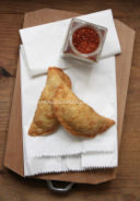 Panzerotti con cicorie piccanti e provola