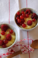 Crema pasticcera con mandorle e frutti di bosco