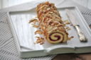 Rotolo ai lamponi con mandorle