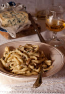 Spaghetti alla Chitarra (fatti a mano) con Funghi e Lou Blau - Senza Lattosio