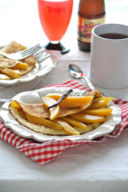 Crepes al cocco con mango profumato alla vaniglia