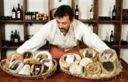 Forme d'arte, pecorino con etichetta d'artista