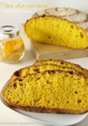 Pane alla curcuma con lievito madre