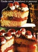 Torta maddalena con fragoloni e panna