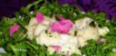 Merluzzo marinato al lime e petali di fiori rosa