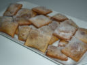Ravioli dolci ripieni di confettura di ciliegie