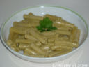 Tortiglioni al pesto di basilico e crema al salmone