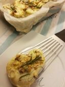 Provola affumicata alle nocciole e rosmarino