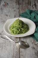 spaghetti al “pesto” di aneto e coriandolo