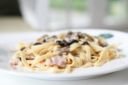 Tagliatelle funghi e speck