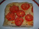 focaccia rustica con pomodori