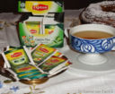 Green Tea Collection Lipton e ciambella allo yogurt con amaretti