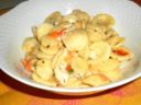 Ricetta delle orecchiette con scamorza e marinata di pomodoro