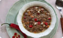 Minestra di lenticchie con castagne e peperoncino.