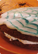 Torta al cioccolato con ragnatela.