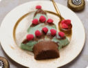 Abete gelato alla menta con cioccolato amaro.
