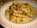 Pasta veloce : tortiglioni con tonno, pomodori secchi e capperi